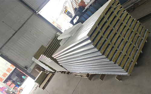 青海彩钢夹芯板